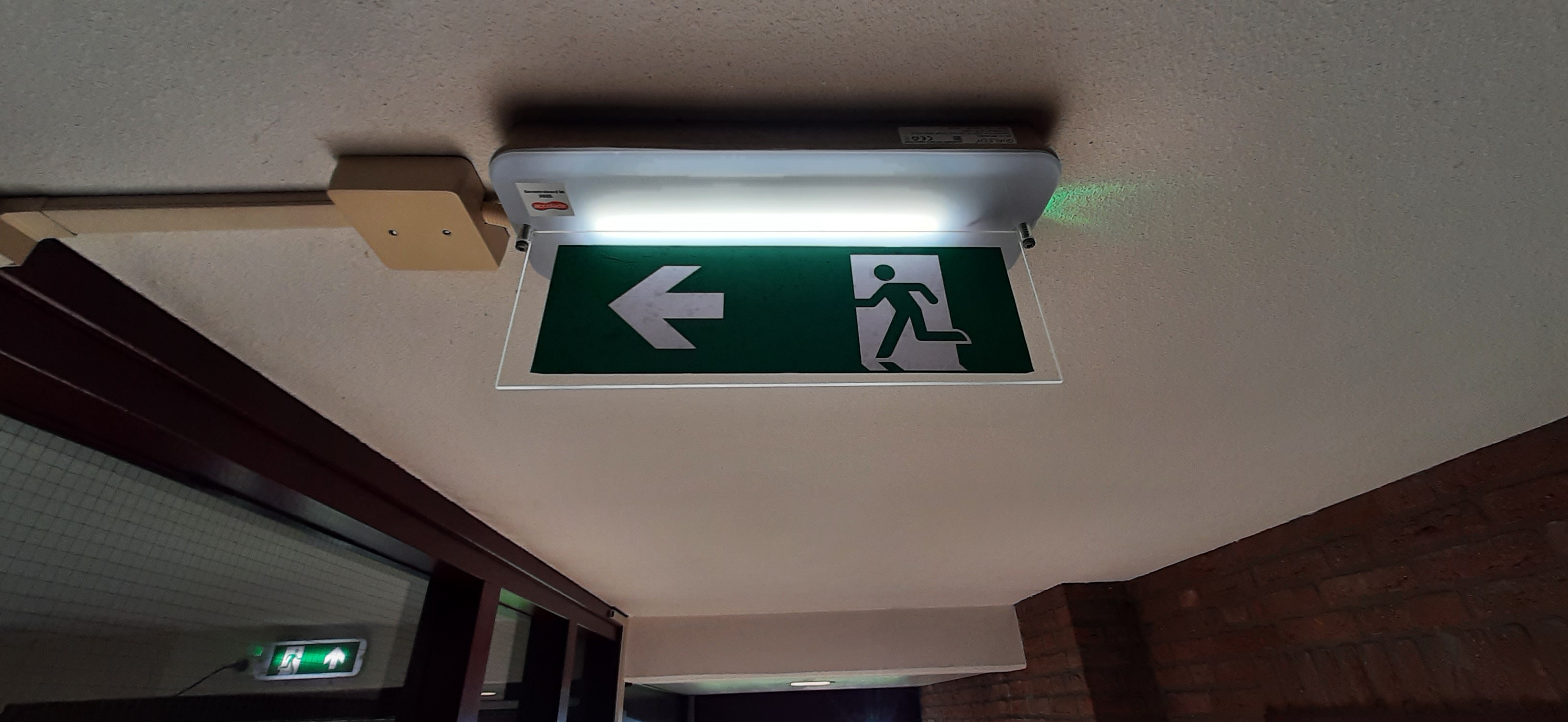 LED Noodverlichting T5 in bedrijf